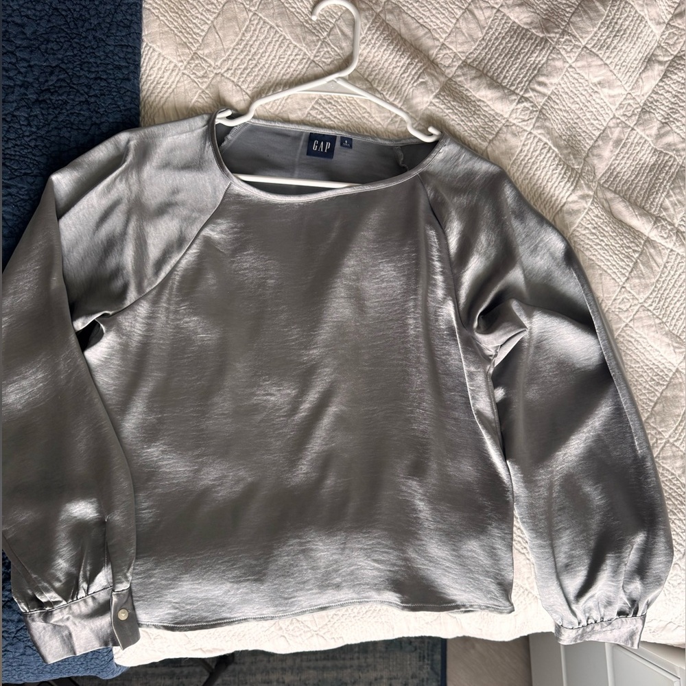 GAP Metallic Gray Long Sleeve Top - Small